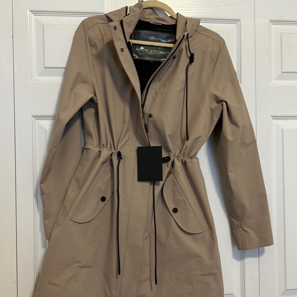 NWT, Moose Knuckles Tan rain trench